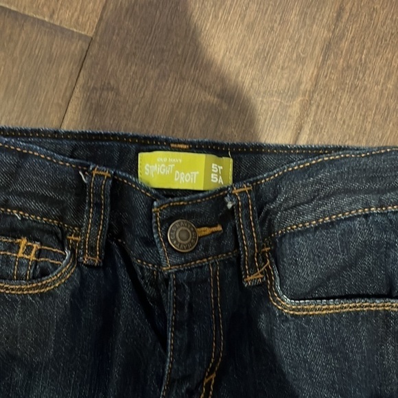 Size 5T bundle- old navy jeans and minion long sleeve shirt​​​ - Picture 4 of 6